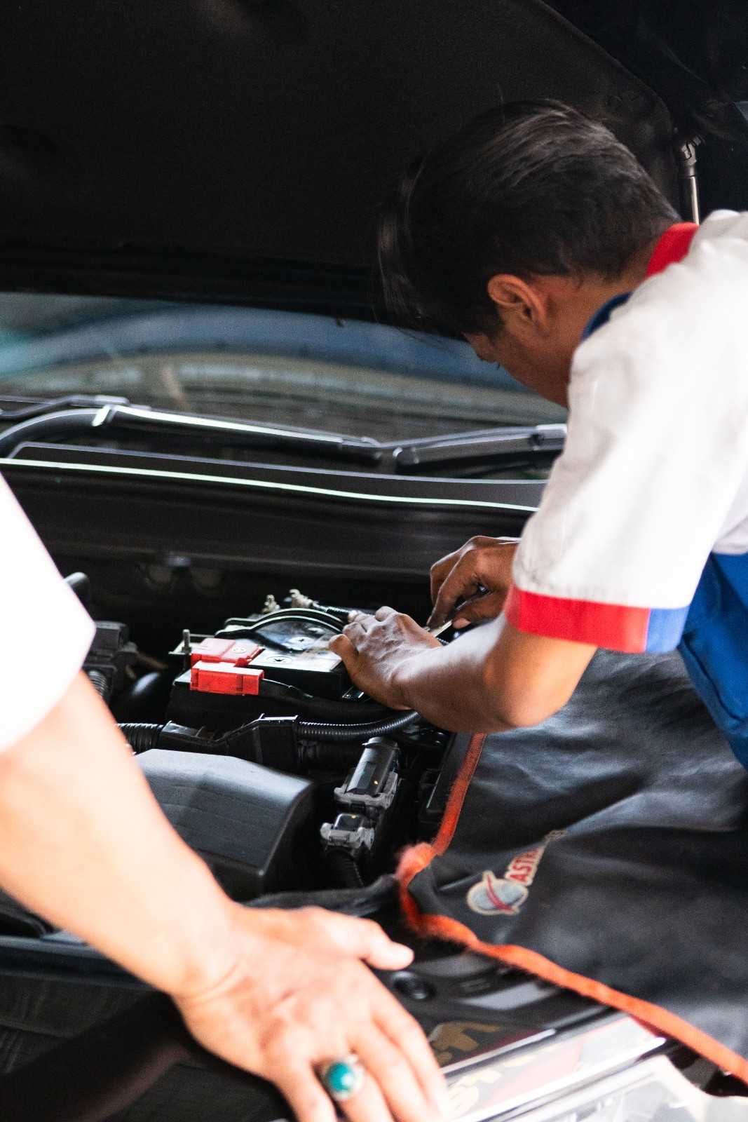 Solusi Darurat Aki Mobil Mati & Cara Cek Aki Tepat